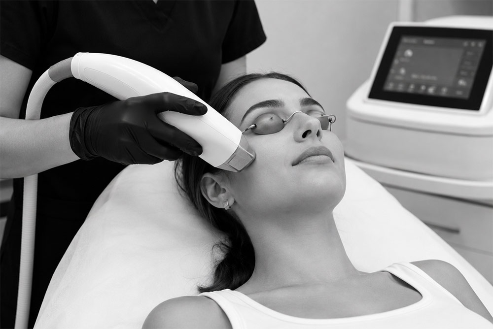 Laser treatment performed by an Aesthetic Center Nurse.